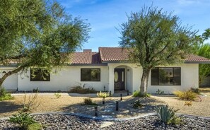 Exterior - Beverly Chills (Palm Springs)