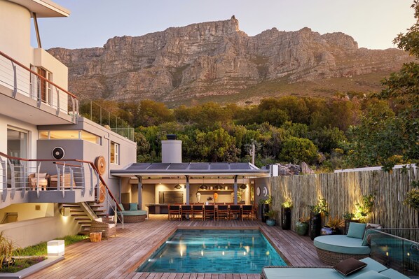 Outdoor pool - Atzaró Cape Town (Cape Town)