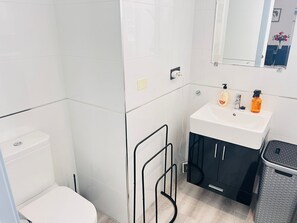 Shower, hair dryer, towels - Apartment Oasis beach II groundfloor (Orihuela Costa)