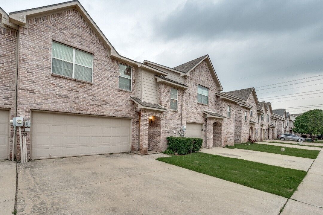 Spacious Large Family Room wd Wifi & Parking Free