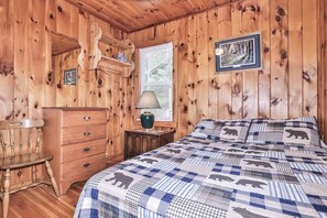 2 bedrooms, WiFi, bed sheets - Stepaway Vacation Rentals- Birch Hideaway (St.Germain)
