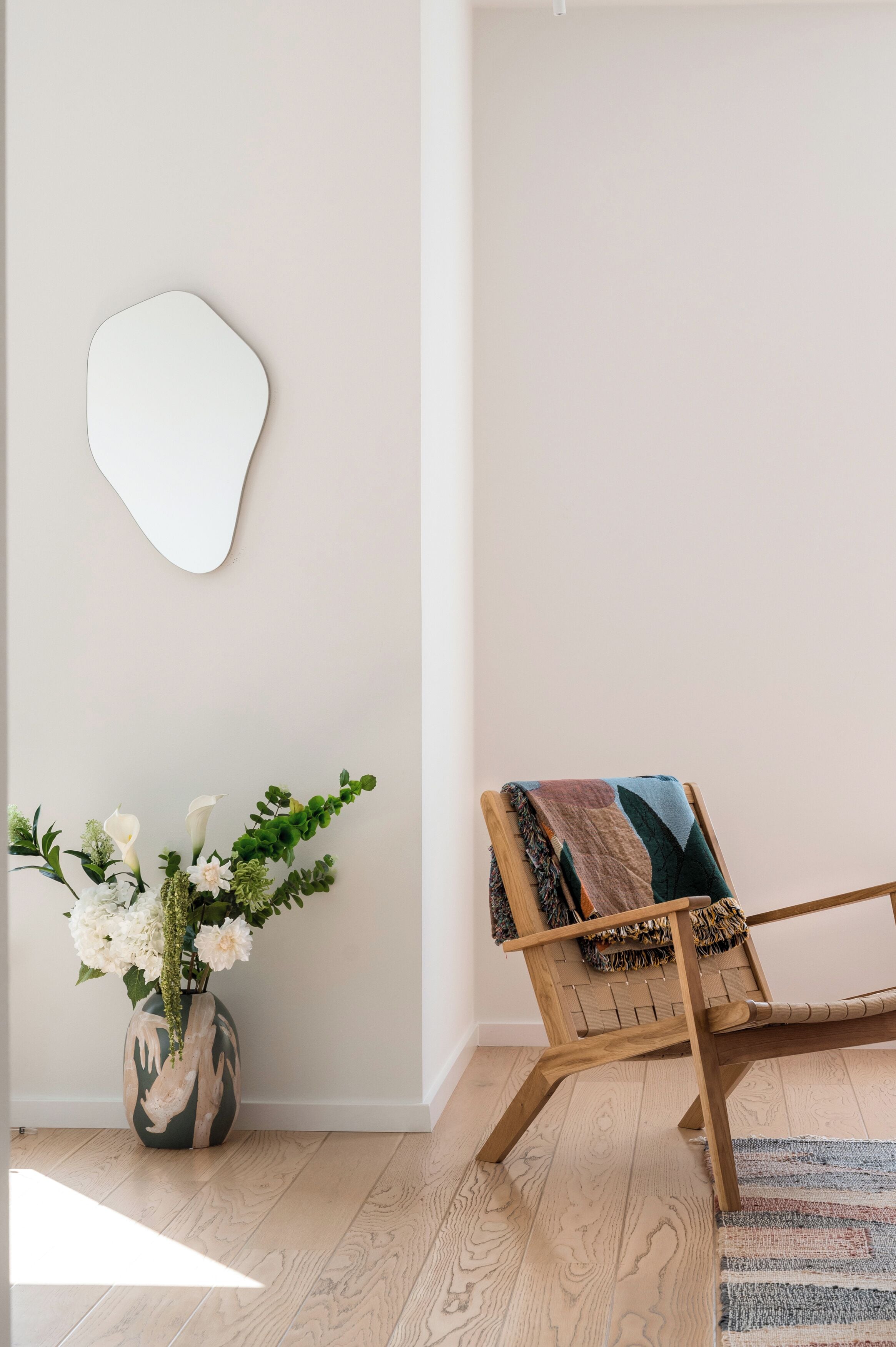 Superior Apartment, Canal View | Living area