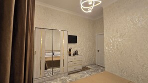 3 chambres, fer et planche à repasser, accès au Wi-Fi (inclus)