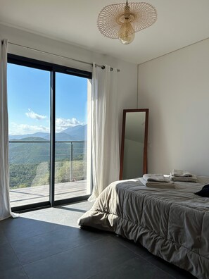 4 habitaciones, tabla de planchar con plancha y wifi gratis 