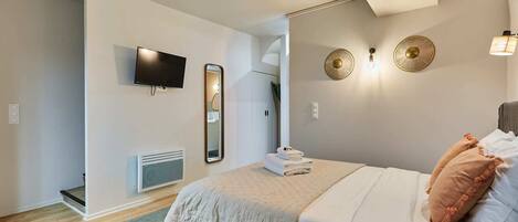 1 chambre, fer et planche à repasser, Wi-Fi, draps fournis