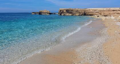 Villa Gianni - Rustic House a Few Steps from the Sea for Families Seeking Peace