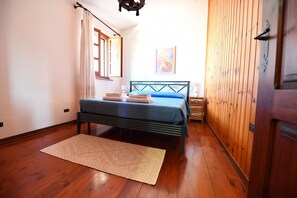 3 bedrooms, iron/ironing board, travel crib, free WiFi