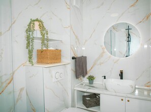 Apartment (Apartment Matko - Two Bedrom Apartmen) | Bathroom | Towels - Apartment Matko (Ploce)