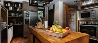 AQUATERRA LODGES LUJO