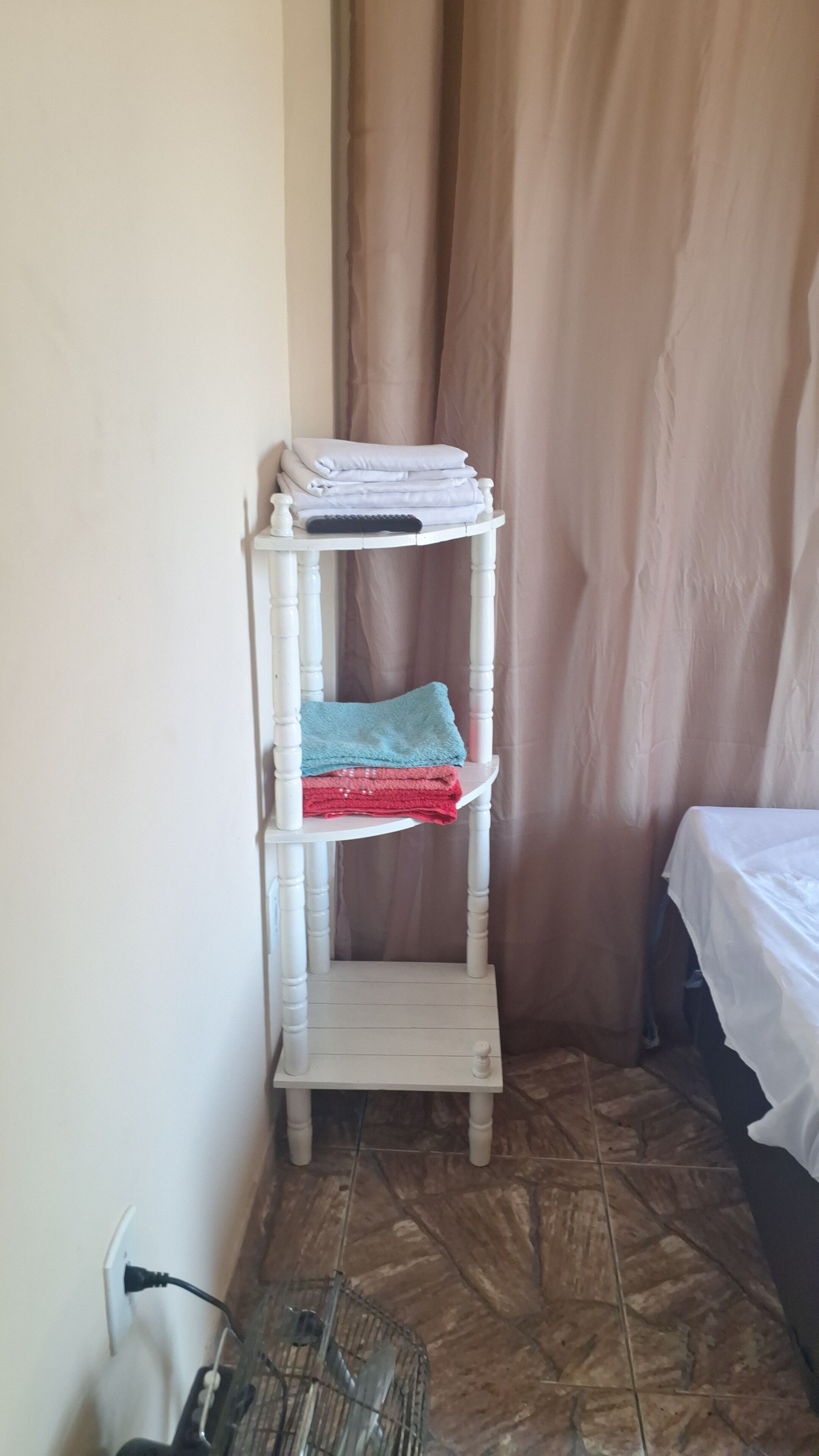 2 多间卧室、WiFi、床单