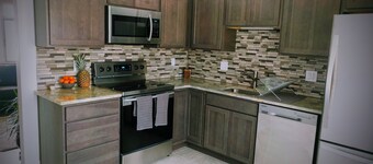 Bright natural light • Private • Quiet • Clean