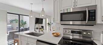 Beachside Modern Wellness Villa with Spacious Patio, Walk to the Beach