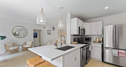 Beachside Modern Wellness Villa with Spacious Patio, Walk to the Beach