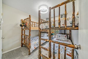 3 habitaciones, cuna de viaje, wifi gratis y ropa de cama 