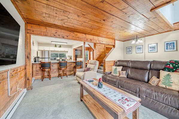 Smart TV - 3 Bed, 2 Bath in Seven Springs Resort (Champion)