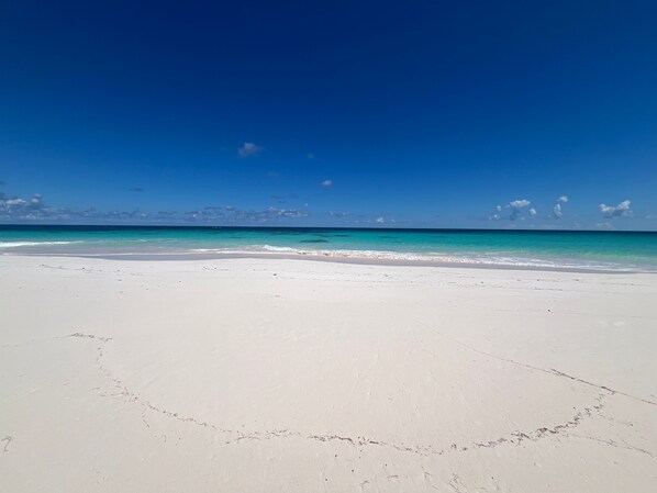 Villa, 6 Bedrooms | Beach