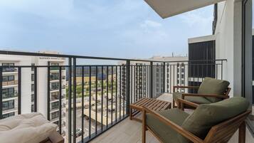 Apartemen Deluks | Balkon