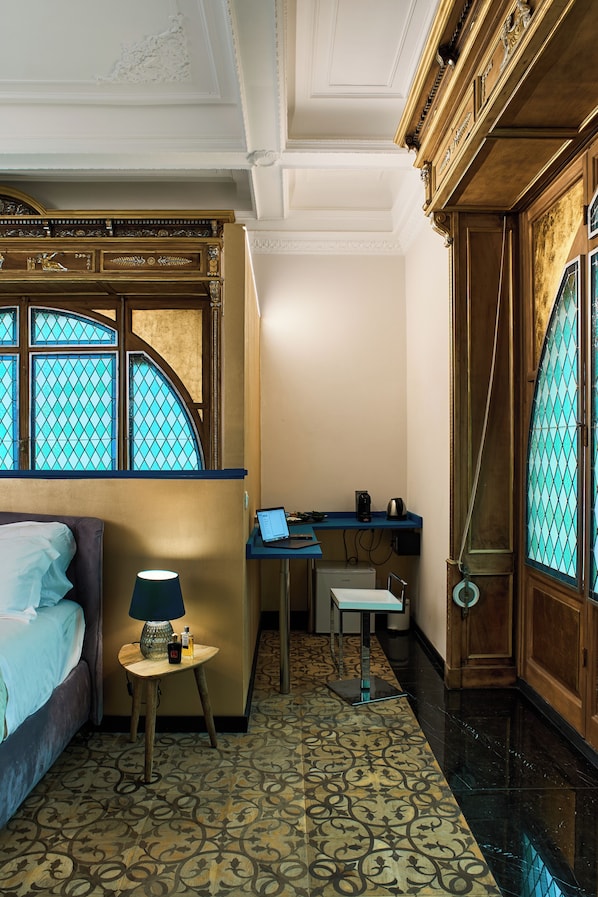 Luxury Suite, Balcony, City View