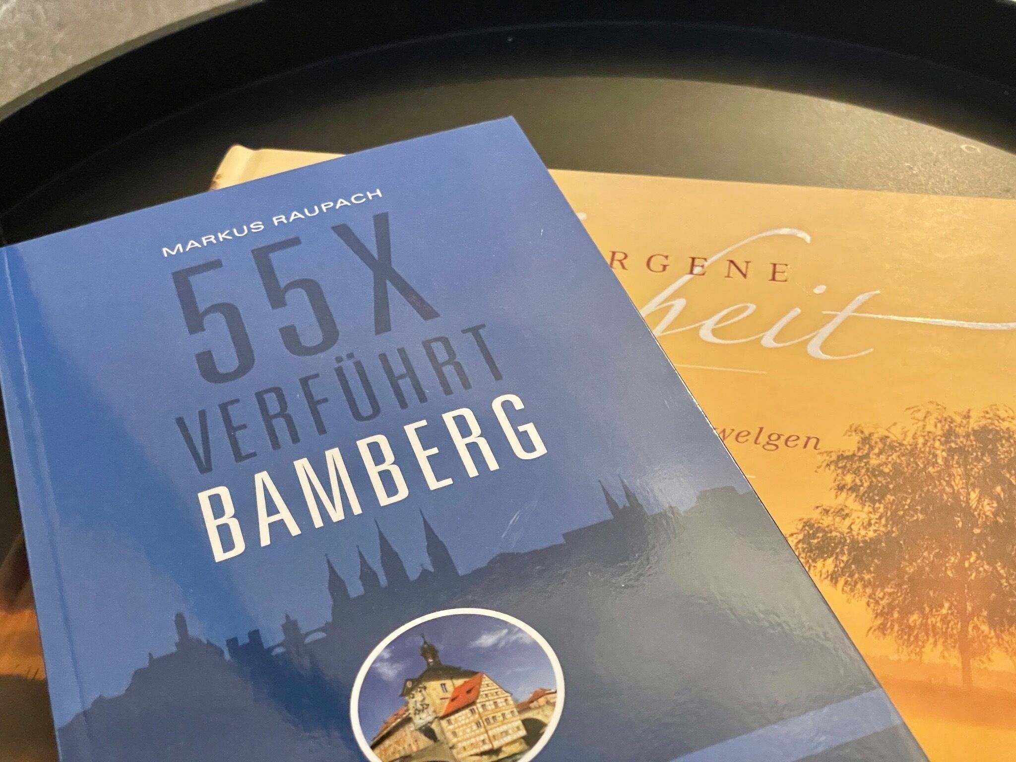Markus Raupachin kirjoittama kirja, jonka nimi on ”55X VERFÜHRT BAMBERG”.