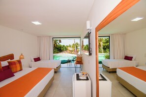 Deluxe Triple Room, Pool View | Premium bedding, pillowtop beds, minibar, individually decorated - Milie Lounge Pousada (Japaratinga)