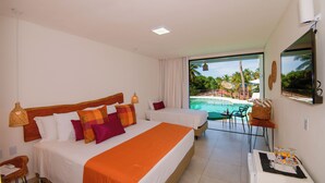 A hotel room with two beds, a view of a pool, and a dining area. - Milie Lounge Pousada (Japaratinga)