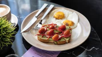 Esmorzar diari a la carta (40 USD per persona)