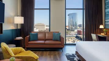 Deluxe Room, 1 King Bed (High Floor) | Hypo-allergenic bedding, in-room safe, blackout drapes