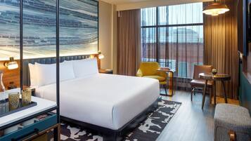 Room, 1 King Bed, Roll-in Shower | Hypo-allergenic bedding, in-room safe, blackout drapes