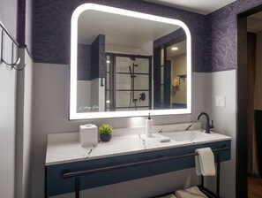 Shower, hair dryer, towels, soap - Caption by Hyatt Downtown Nashville (Nashville)