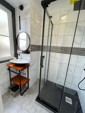 Shower, hair dryer, towels, soap - Sintra Historic Centre Romantism Capital (Sintra)