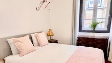 3 dormitorios, tabla de planchar con plancha, wifi gratis y ropa de cama