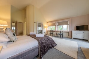 5 多间卧室、旅行婴儿床、上网接入、床单