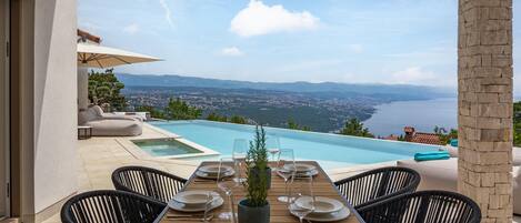 Villa | 3 bedrooms, Internet