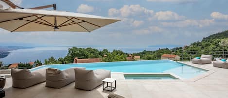 Villa | 3 bedrooms, Internet
