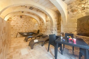 House | 7 bedrooms, Internet - Nadurin Gozitan Villa 7 Bedr 2 Pools (Nadur)