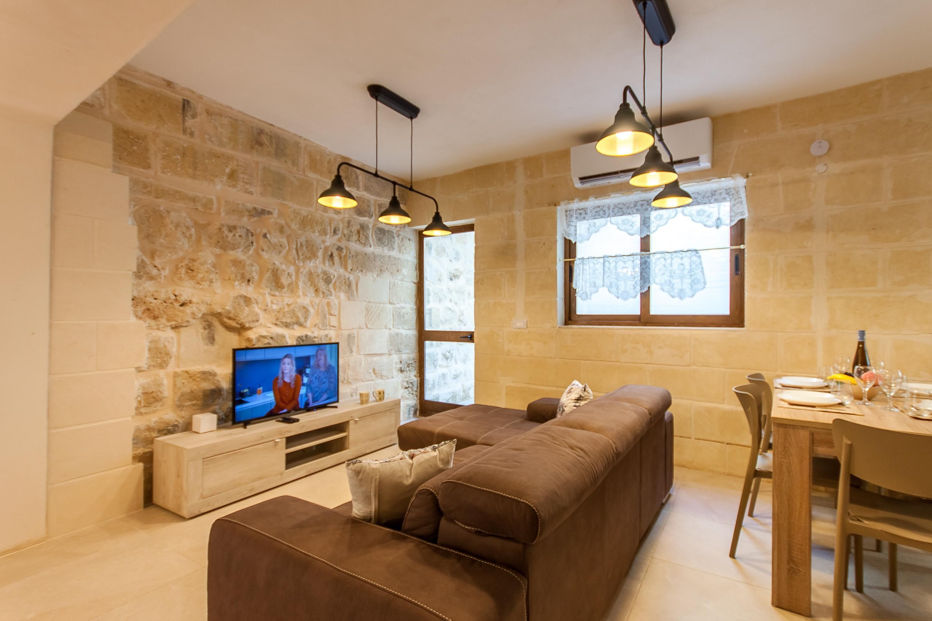House | 7 bedrooms, Internet