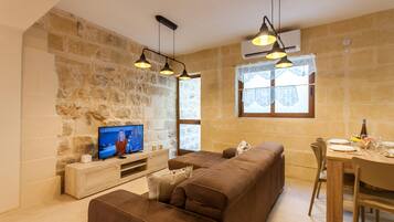 House | 7 bedrooms, Internet