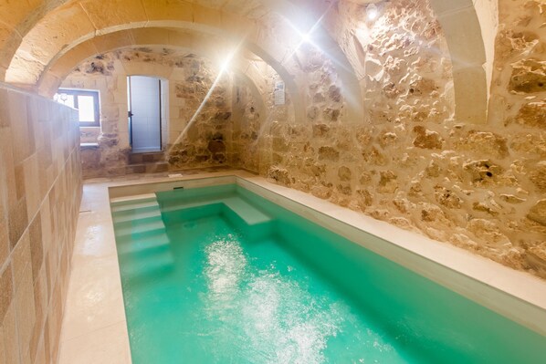 House | 7 bedrooms, Internet - Nadurin Gozitan Villa 7 Bedr 2 Pools (Nadur)