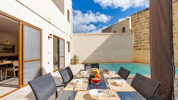 House | 7 bedrooms, Internet