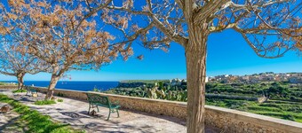 Naduri Beautiful Gozitan Villa Pool
