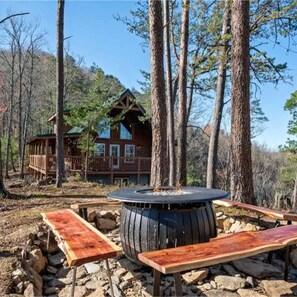 Apartment - Spectacular Secluded Fire Pit Arcade Jacuzzi (Sevierville)