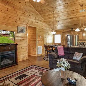 Apartment | 3 bedrooms - Amazingly Cozy Close to Attractions Fire Pit (Sevierville)