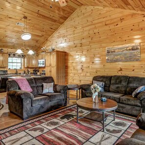 Apartment | 3 bedrooms - Amazingly Cozy Close to Attractions Fire Pit (Sevierville)