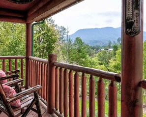 Apartment | 3 bedrooms - Amazingly Cozy Close to Attractions Fire Pit (Sevierville)