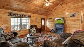 Apartment | 3 bedrooms - Amazingly Cozy Close to Attractions Fire Pit (Sevierville)