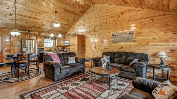 Apartment | 3 bedrooms - Amazingly Cozy Close to Attractions Fire Pit (Sevierville)