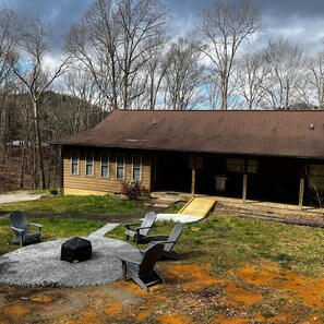 Apartment | 3 bedrooms - Pet Friendly Fire Pit Movie Theater Pool Sauna (Sevierville)