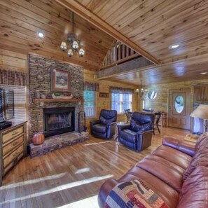 Apartment | 3 bedrooms - Amazingly Peaceful Private Cozy Cabin (Sevierville)