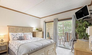 Apartment | 3 bedrooms - 5 Star 3 bd 3ba Serenity Views w Pool Fireplace (Gatlinburg)
