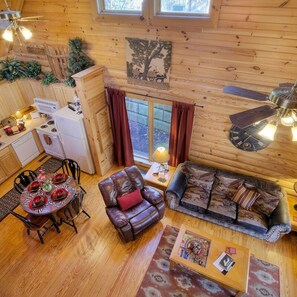 Apartment | 2 bedrooms - Gorgeous Cabin Hot Tub Fireplace Great Location (Sevierville)